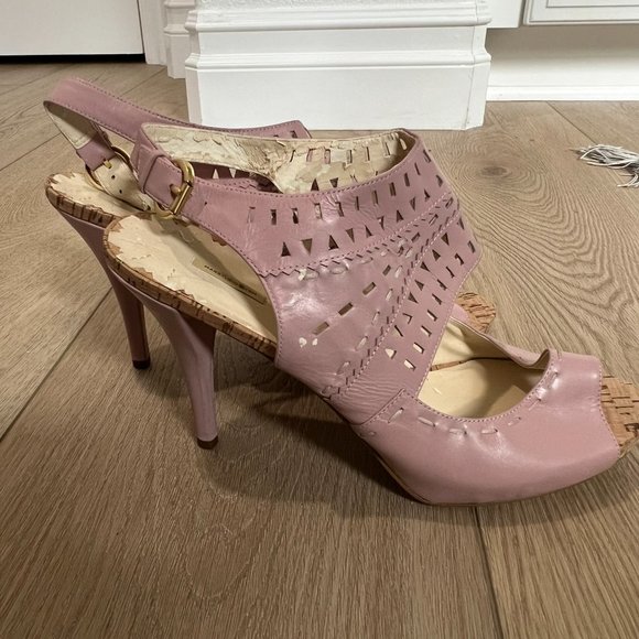 Pink leather upper Maxstudio contemporary slingback heel with cutouts - Picture 8 of 11